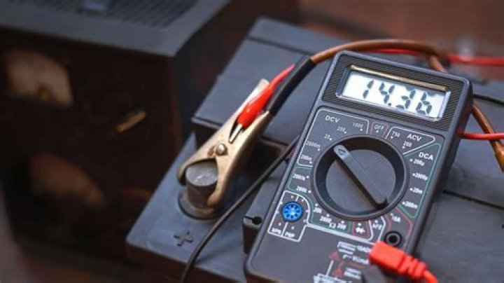 Can a battery be dead but lights still work?