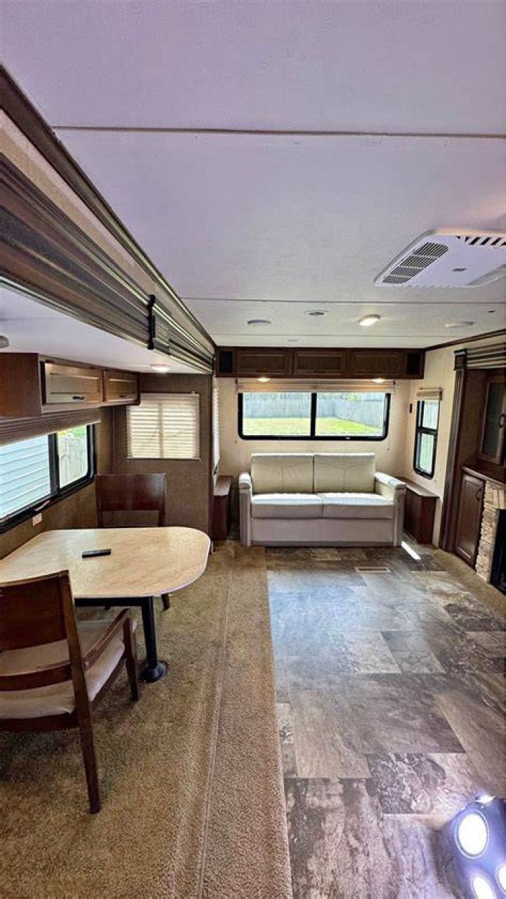 Do slides on RVS leak?
