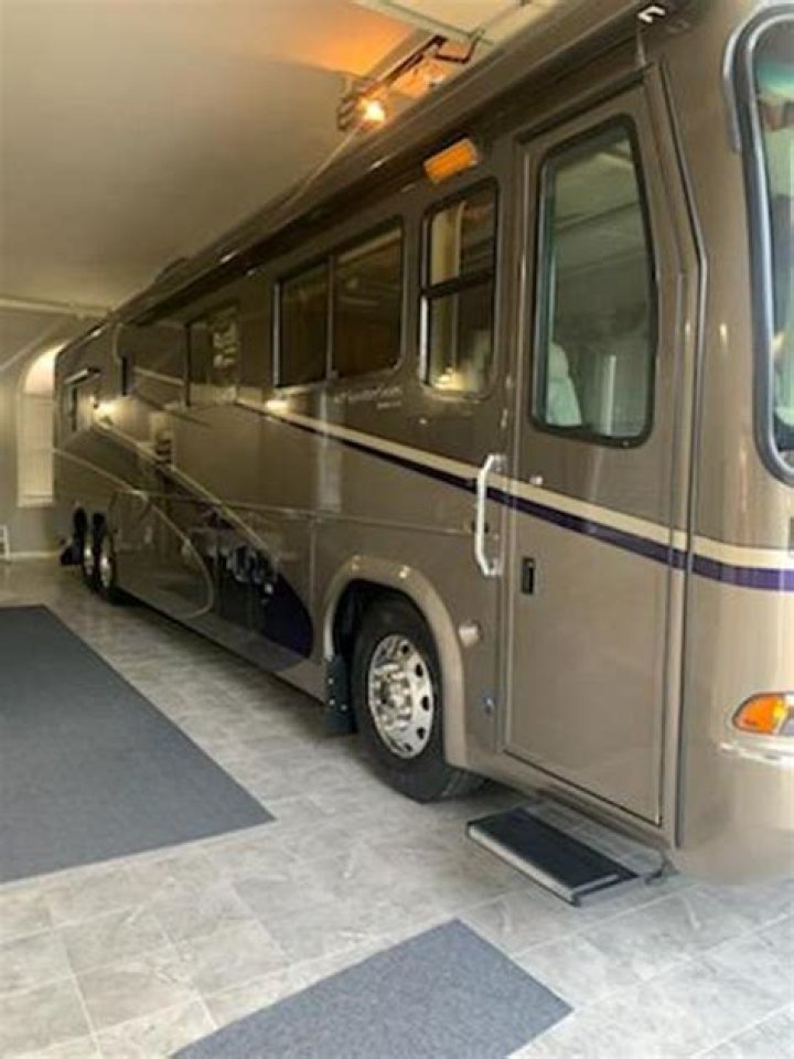 How big is a 2003 Monaco Motor Home?