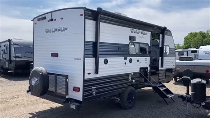 How big is wolf pup 16bhs travel trailer?