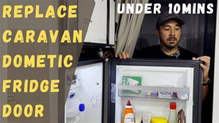 How do I know if my Dometic fridge is working on gas?