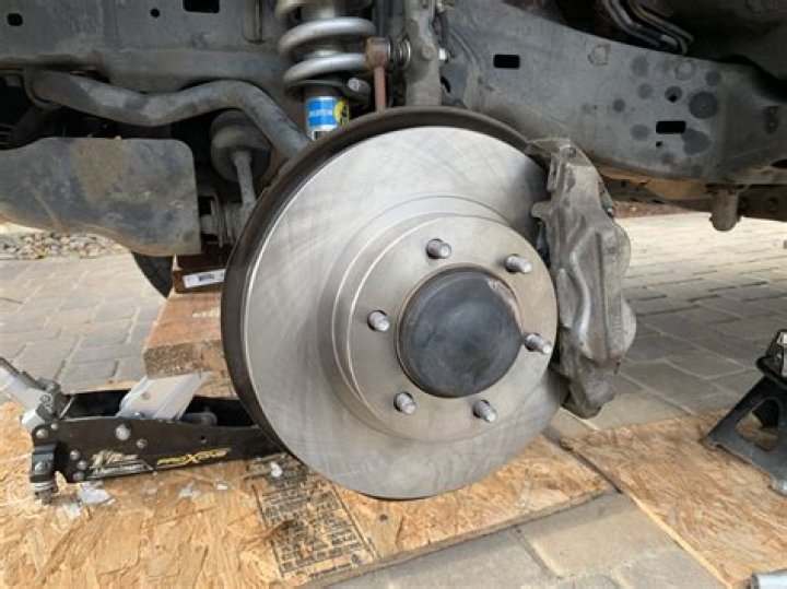 How long does it take to break in new trailer brakes?