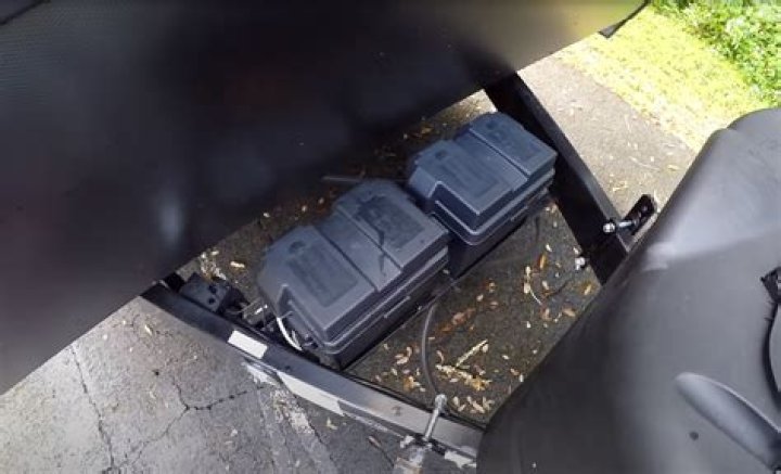 How long will RV battery last Boondocking?