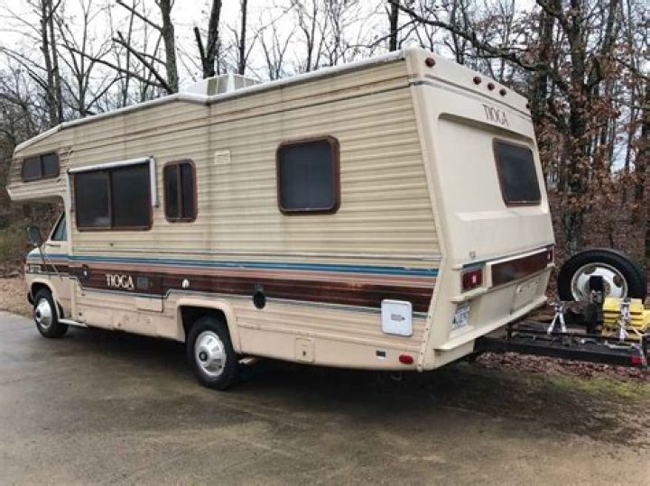 How many miles does a 1985 Fleetwood Tioga have?