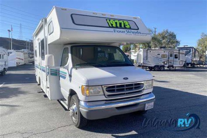 How many RVs did Four Winds have in 2006?