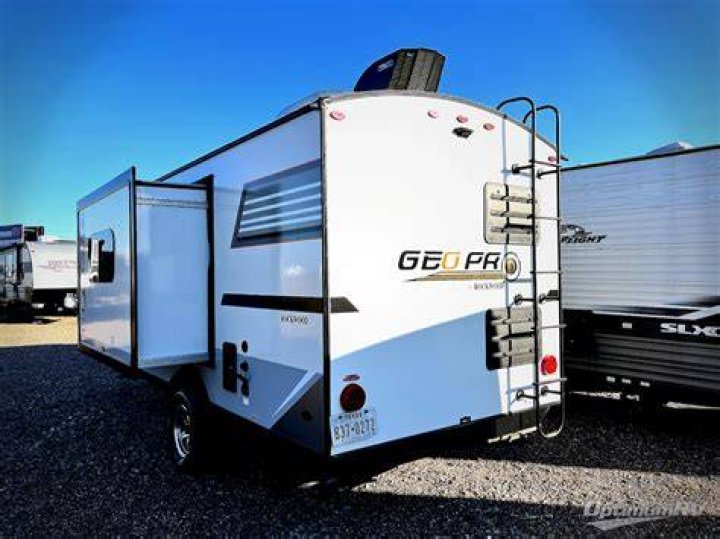Is the foot rest included in the Geo pro 19fbs?