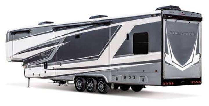 Is the Forest River Cherokee a fifth wheel?