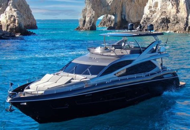 Is the sunseeker a yacht or a yacht?