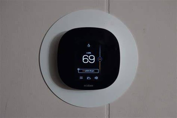 Should I set my thermostat fan to on or auto?