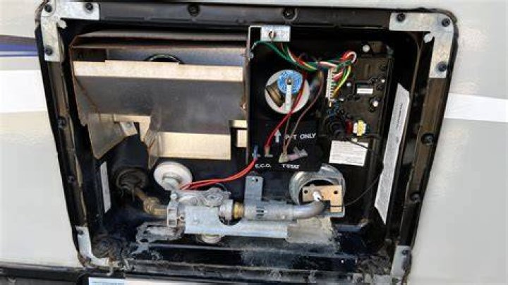 What does DSI FLT mean on RV water heater?