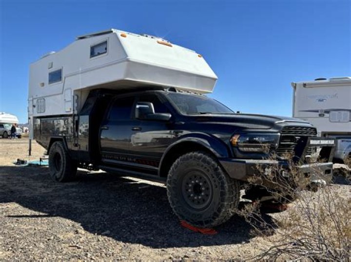 What kind of Camper is 2013 Lance shortbed?