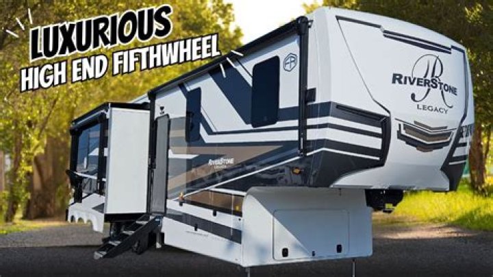 What kind of fifth wheel does Riverstone offer?