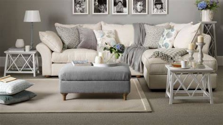 What kind of furniture does Concord coachmen use?