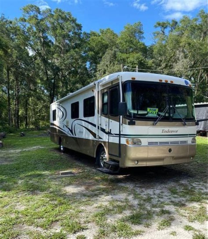 What kind of motorhome was Holiday Rambler in 1999?