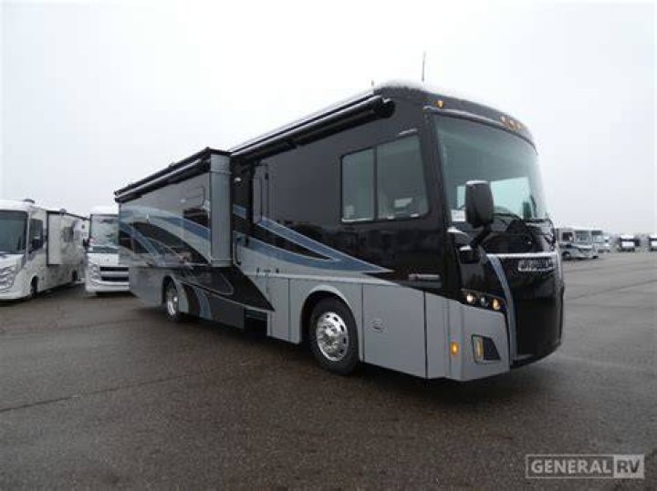 What kind of RV is the Winnebago Forza 34T?