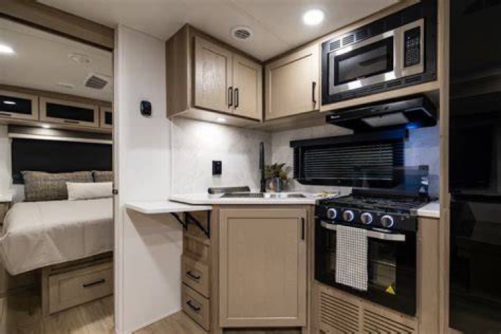 What makes Rockwood a213hw a great camper?