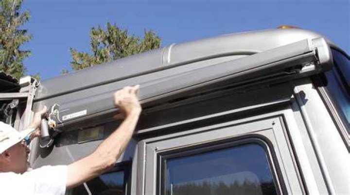 Why is my Dometic power awning not turning?